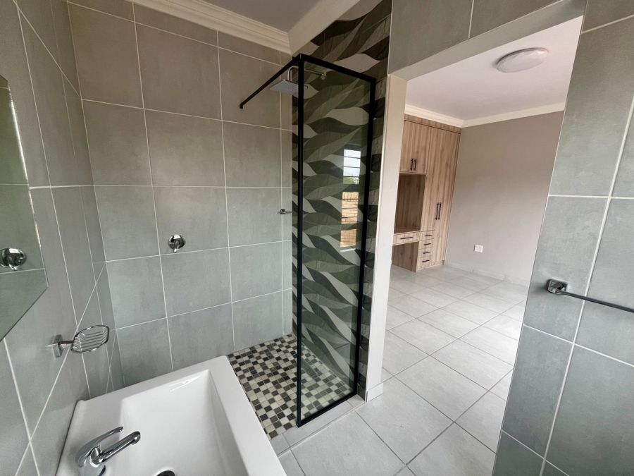 To Let 2 Bedroom Property for Rent in Flamwood North West